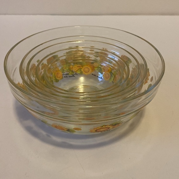 Five Imperial Glass Flower Dute Sunflower Themed Nesting Bowls - Picture 5 of 13